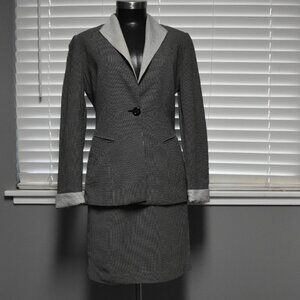 Unique Vintage Suit Set (Pencil Skirt and Blazer)